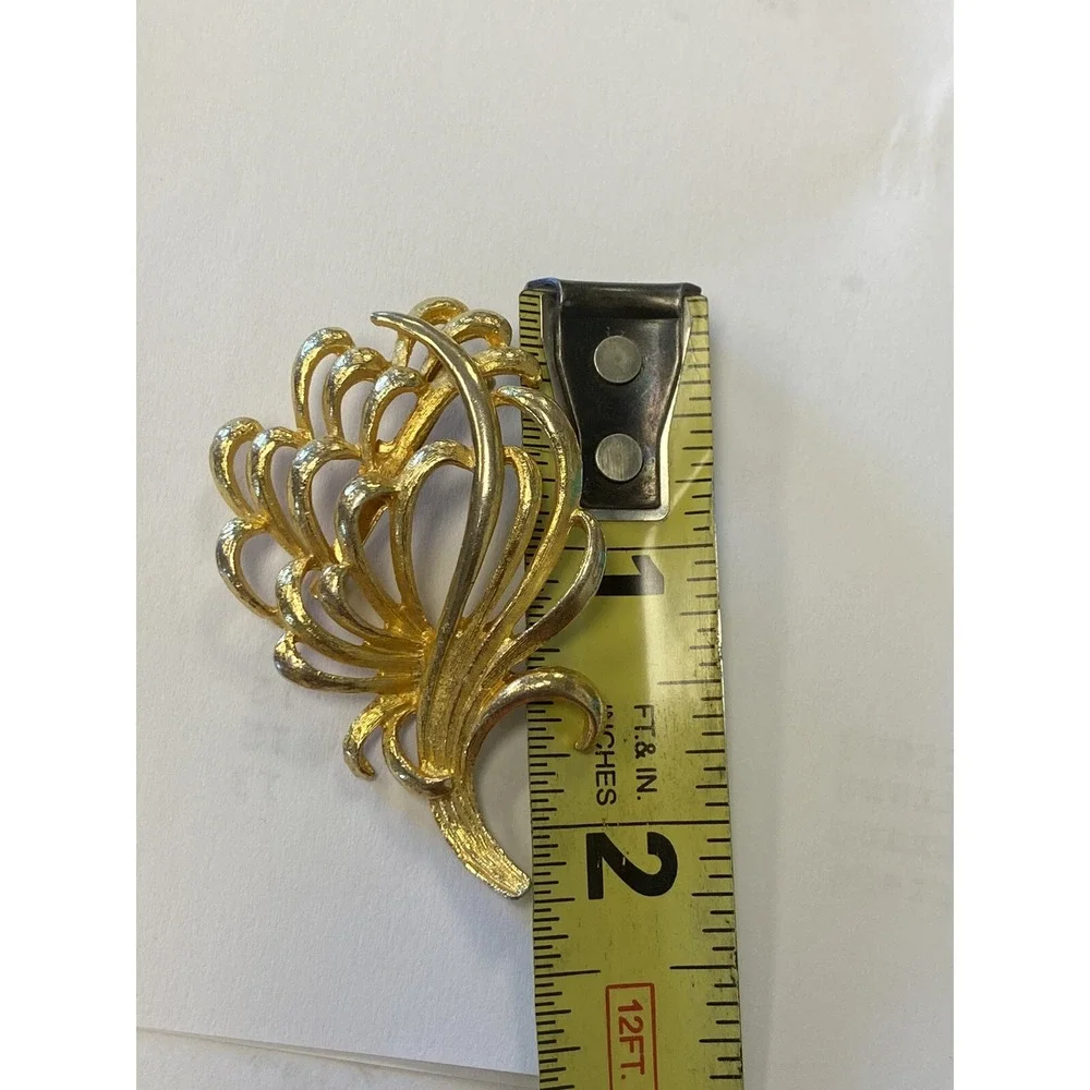 Vintage 70s‎ 80s Brooch Pin Gold Tone Leaf Floral 2.25